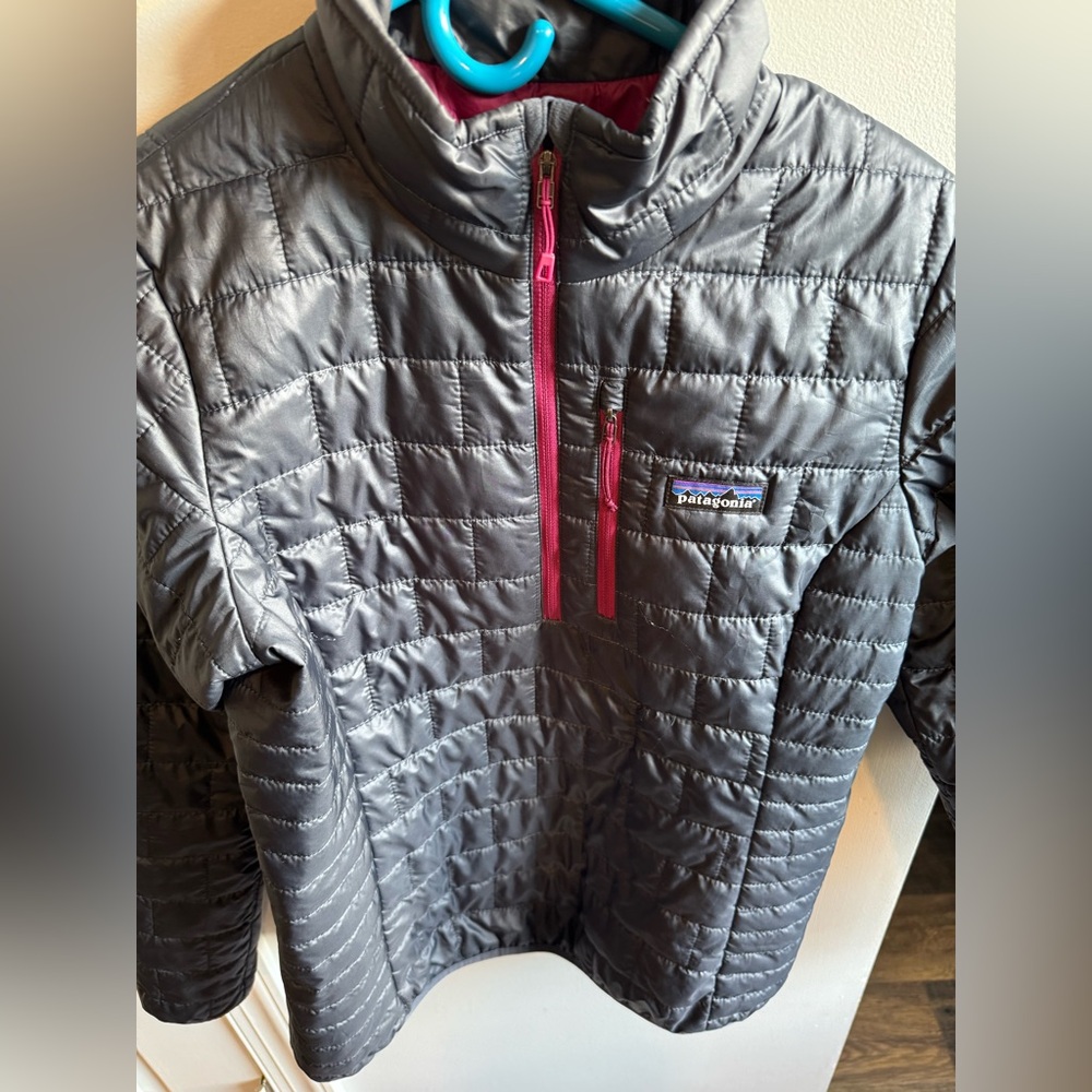 Patagonia Nano Puff Pullover. Excellent Condition. Medium. Blue/Pink